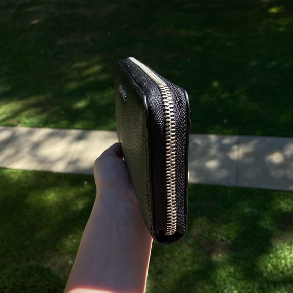 Michael Kors Black Pebbled Leather Large Zipper Wallet Wristlet Silver Hardware - Picture 14 of 17